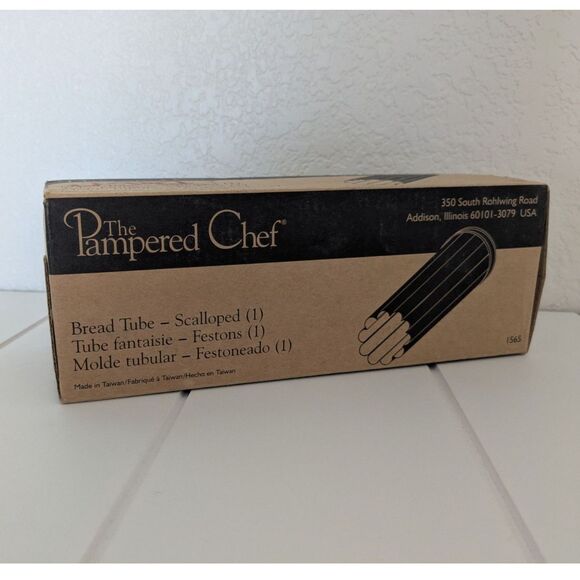 The Pampered Chef Scalloped Bread Tube, model #1565 - Picture 2 of 5